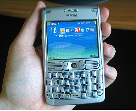 Nokia E61 (Image property of OhGizmo)
