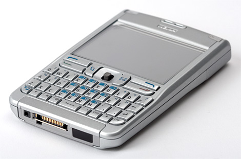 Nokia E61 (Image property of OhGizmo)