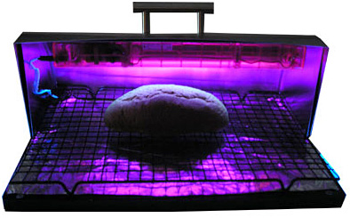 DIY Mold-Resistant Breadbox (Image courtesy Inventgeek)