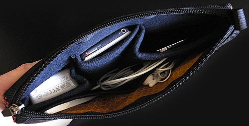 WaterField Designs Large iPod Gear Pouch (Image property of OhGizmo)