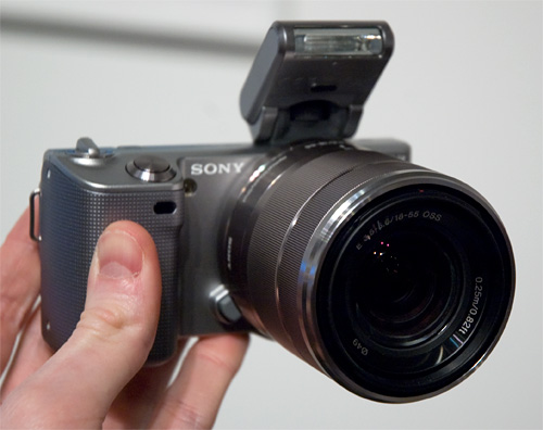 Sony NEX-5 (Image property OhGizmo!)