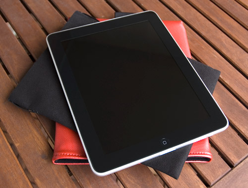 WaterField Designs' iPad Slip Case & Suede Jacket (Image property OhGizmo!)