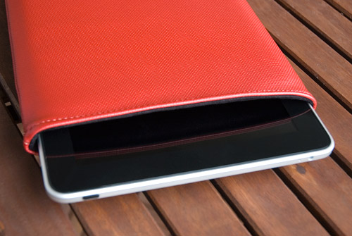 WaterField Designs iPad Slip Case & Suede Jacket (Image property OhGizmo!)