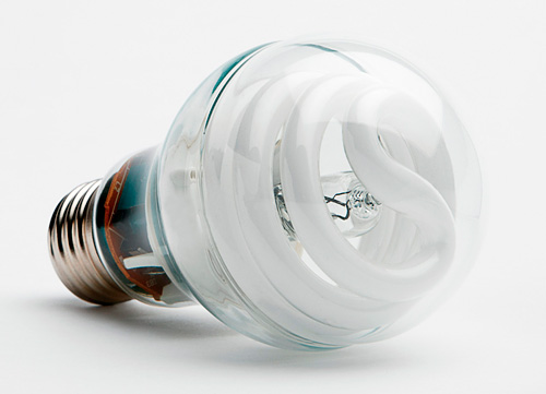 GE's Hybrid Halogen-CFL Light Bulb (Image courtesy GE)