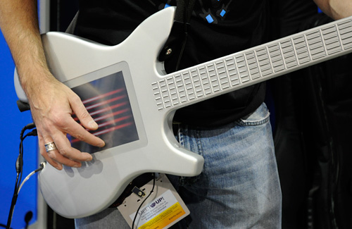 Kitara Digital Guitar (Image property OhGizmo!)