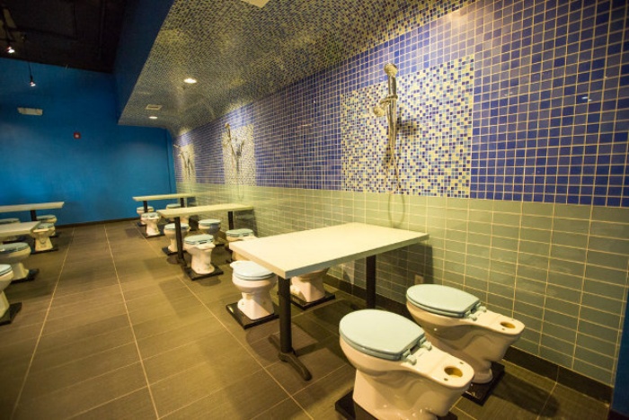 Grody Toilet Restaurant2