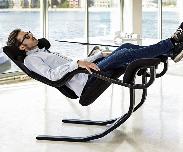 zero-gravity-recliner-chair-640x533