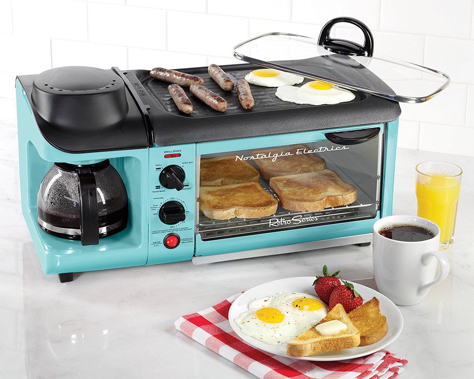 Nostalgia Breakfast Station Does It All