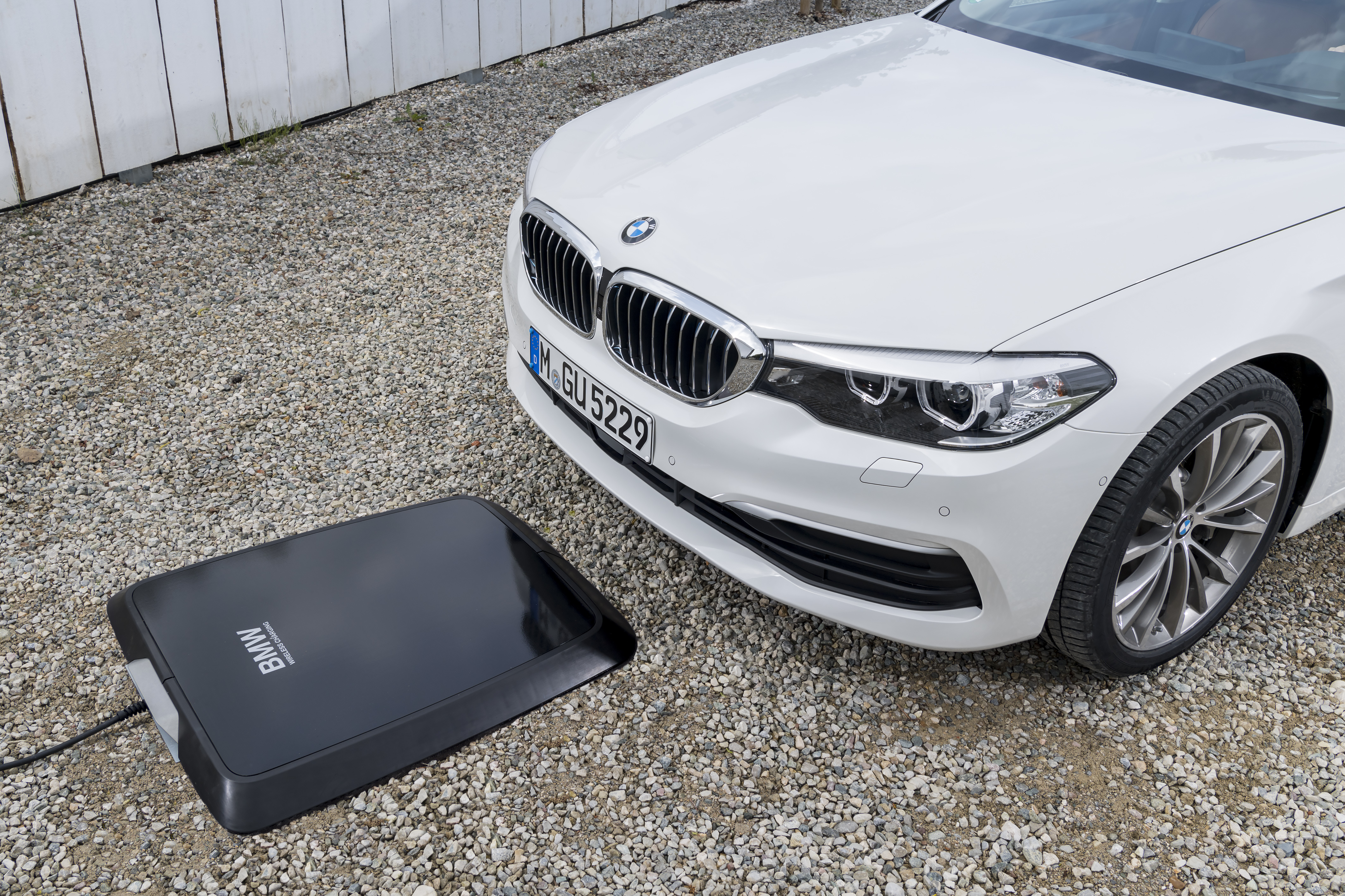 BMW Develops Wireless Charging Pad For Their New Hybrid